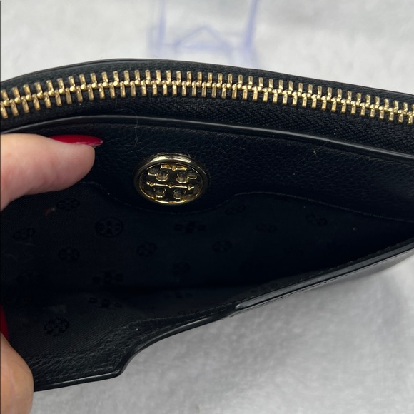 Tory Burch Black Leather Zip Wallet - Picture 3 of 8